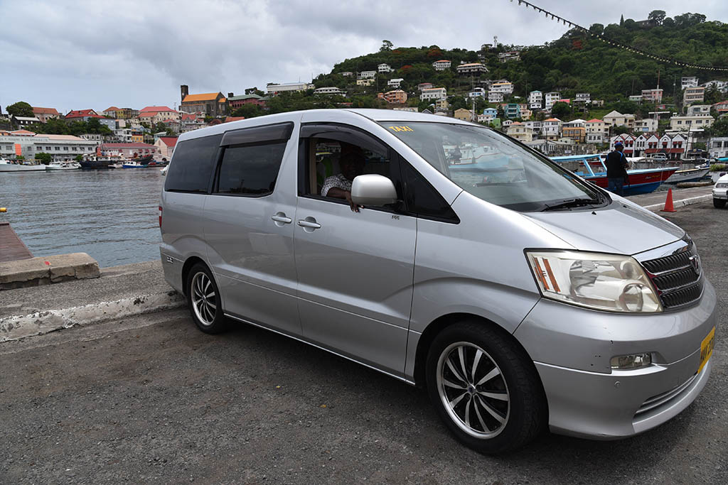 Grenada-Taxis-2