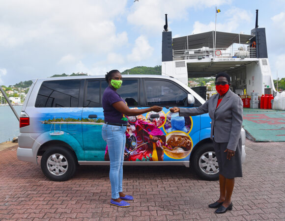 DESTINATION BRANDED VEHICLE FOR CARRIACOU