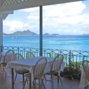 sitting area at the green roof inn